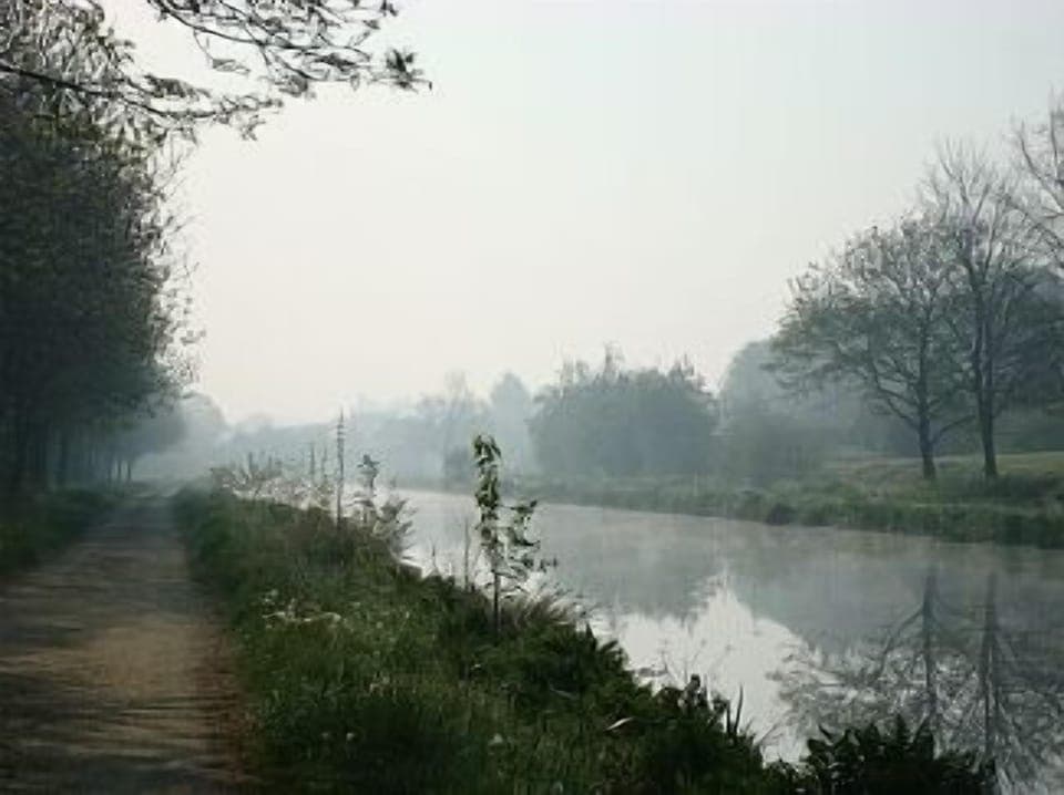 The canal nearby is perfect for cycling
