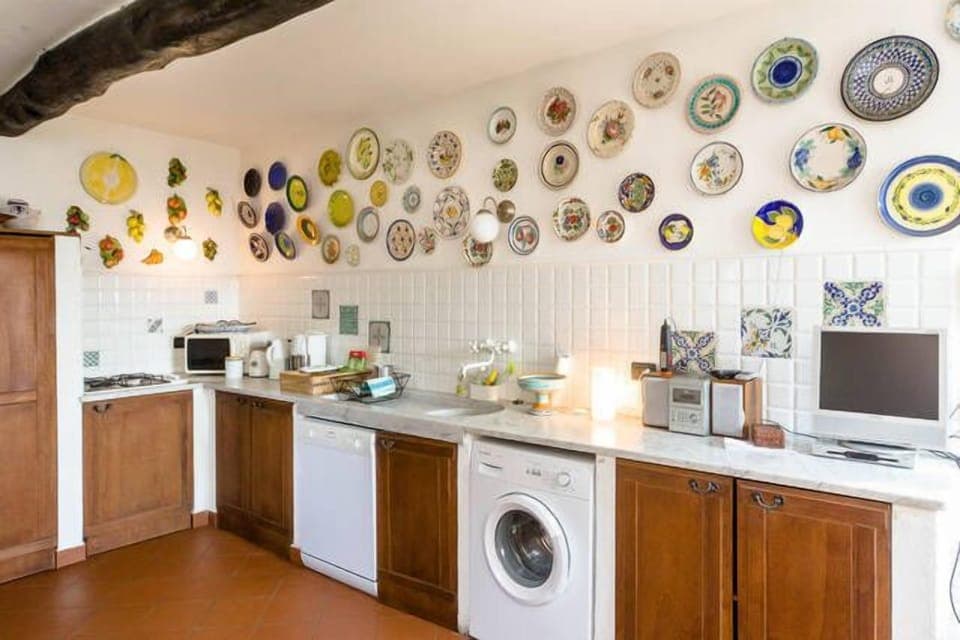 Piano Nobile: fully equipped kitchen  