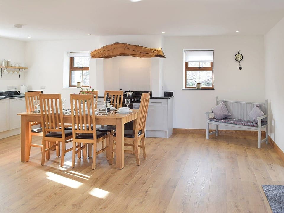 Kitchen/diner | Y Beudy Bach, Pontyberem, near Kidwelly