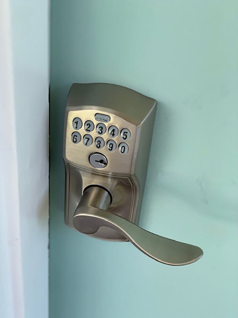 Self check in combo lock