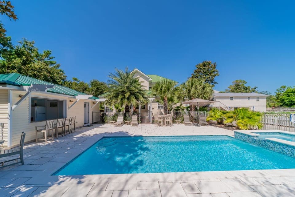 Key Lime Pie | Backyard | Pool & Grilling Area