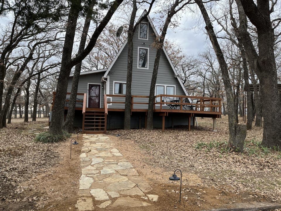 Zane Gray Cabin is set in the midst of a private seven acre retreat. 