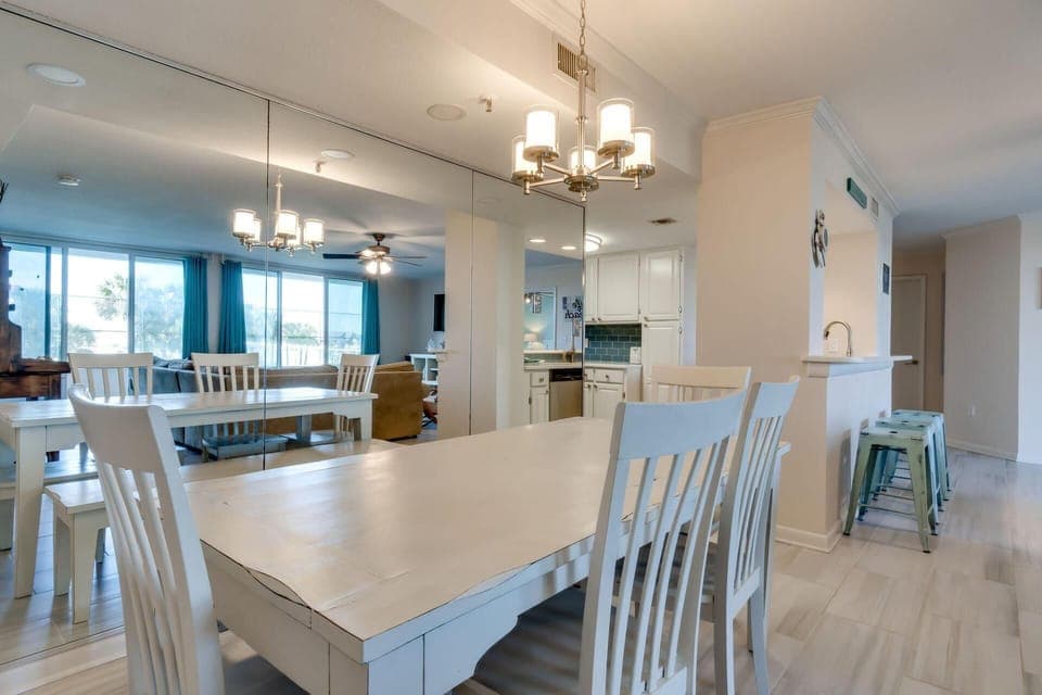 Plenty of Seating For Eating!