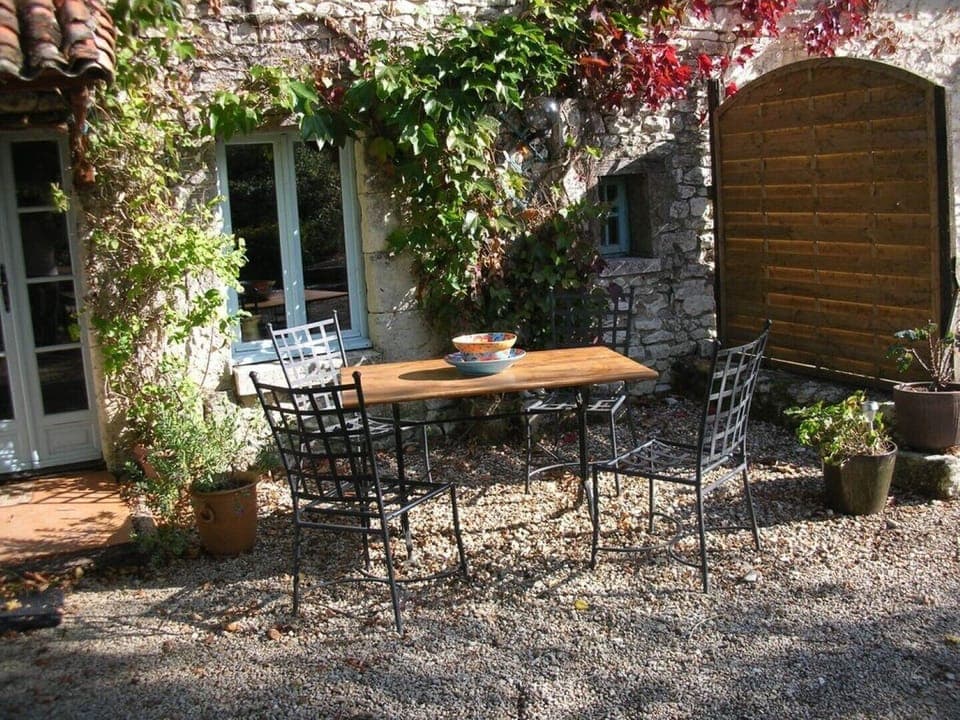 Gite Le Pressoir outside area