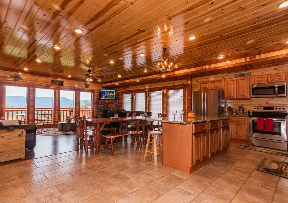 Amazing Smoky Mountain View’s from inside your Luxurious Spacious  Cabin