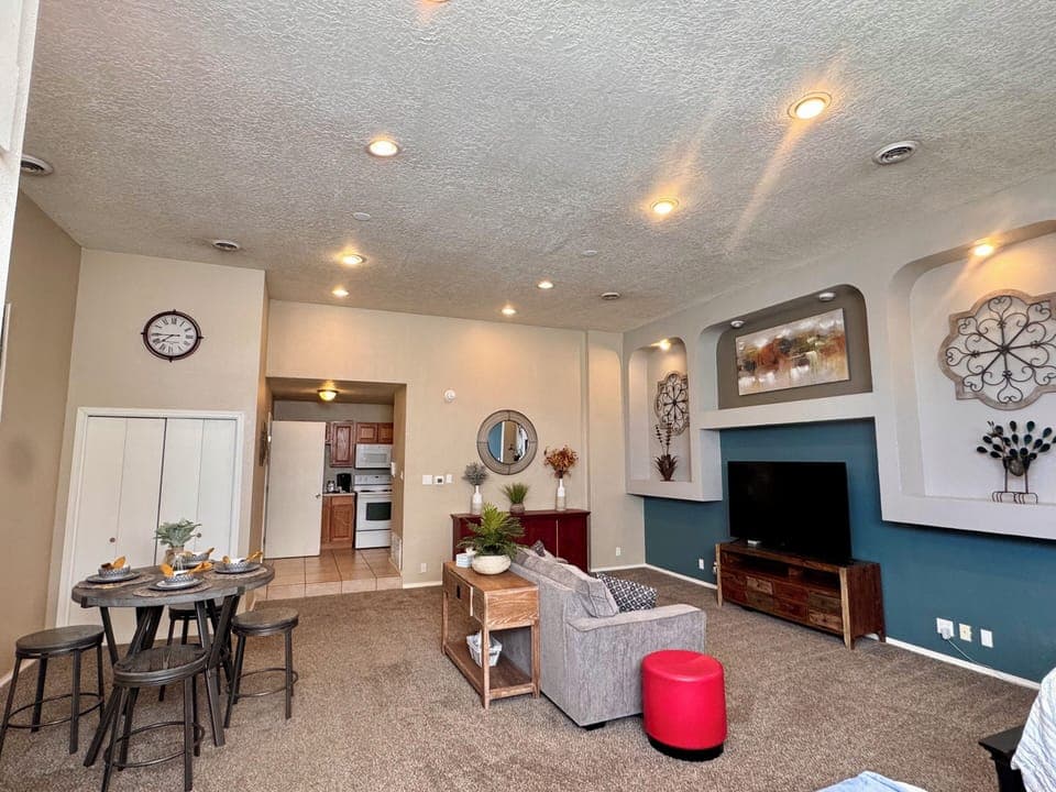 Smart television and great space for a short or long space