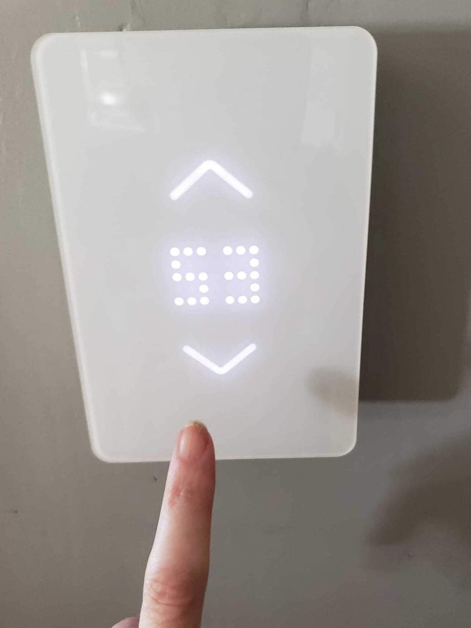 Digital thermostat is easy to use