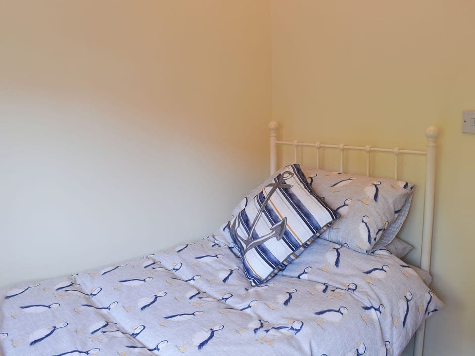 Twin bedroom | Seal Pup, Sheringham