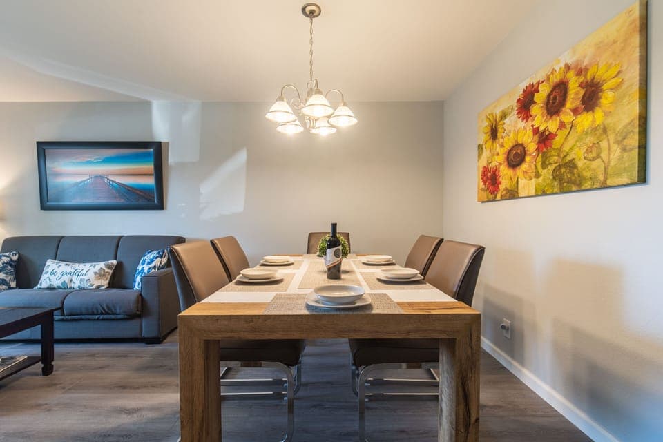 Living room with a dinning area