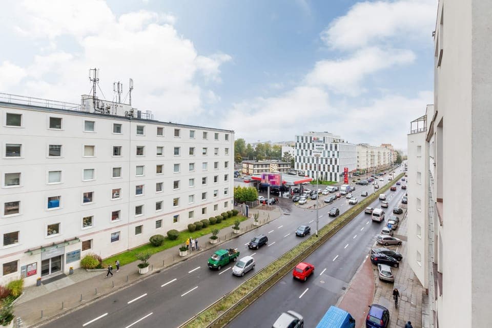 Enjoy easy access to the city's attractions from this well-located building. 