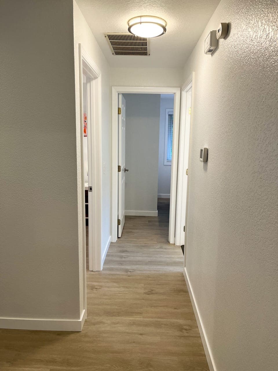 Hallway between the bedrooms
