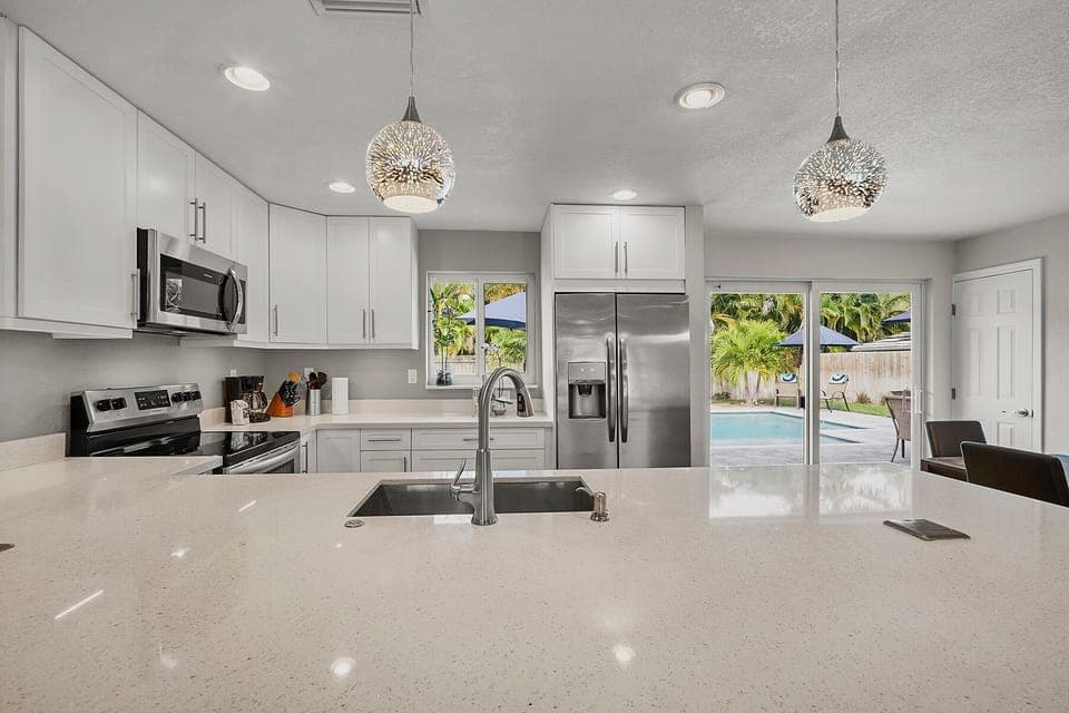 Breakfast counter & Open Kitchen