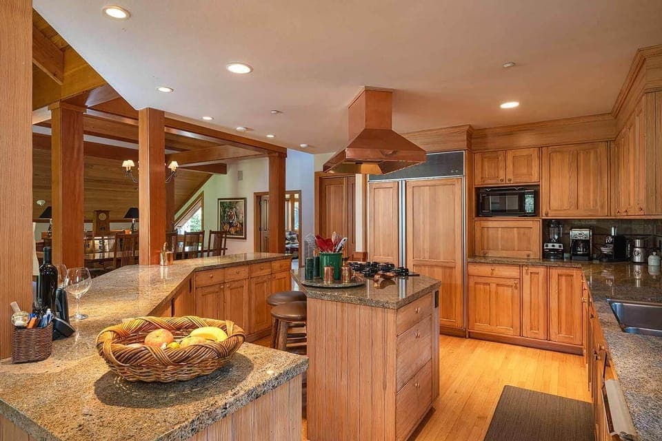 Chefs kitchen with everything you need and more!