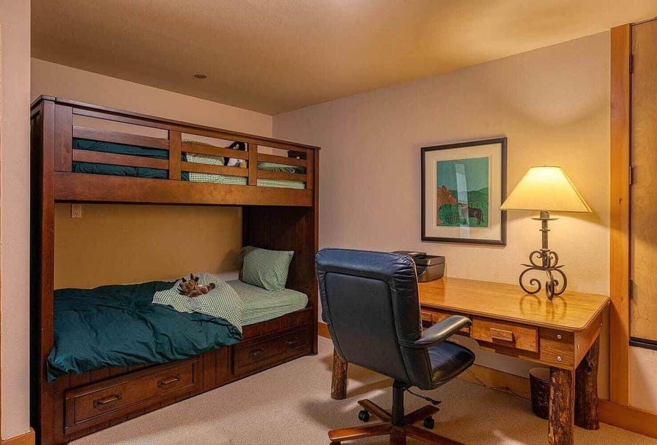 Bunk room / bedroom 4.  Sleeping for 2 and office with printer