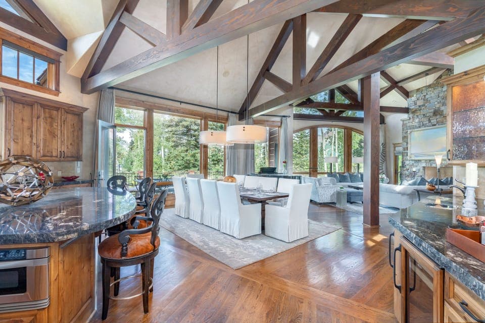 8-mountain-village-pinnacle-kitchen-dining-living.jpg