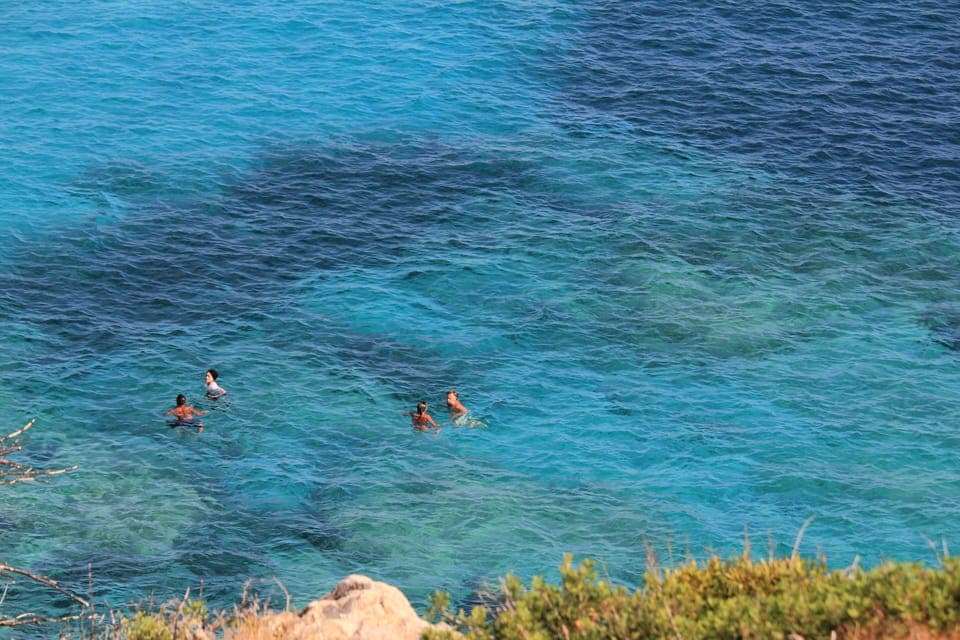 Beaches close to San Tropez and hour and a half by car. 