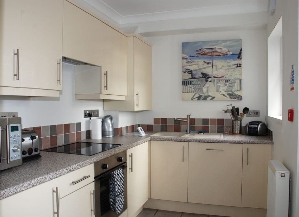 Fully Equiped Kitchen with washer/dryer & dishwasher 