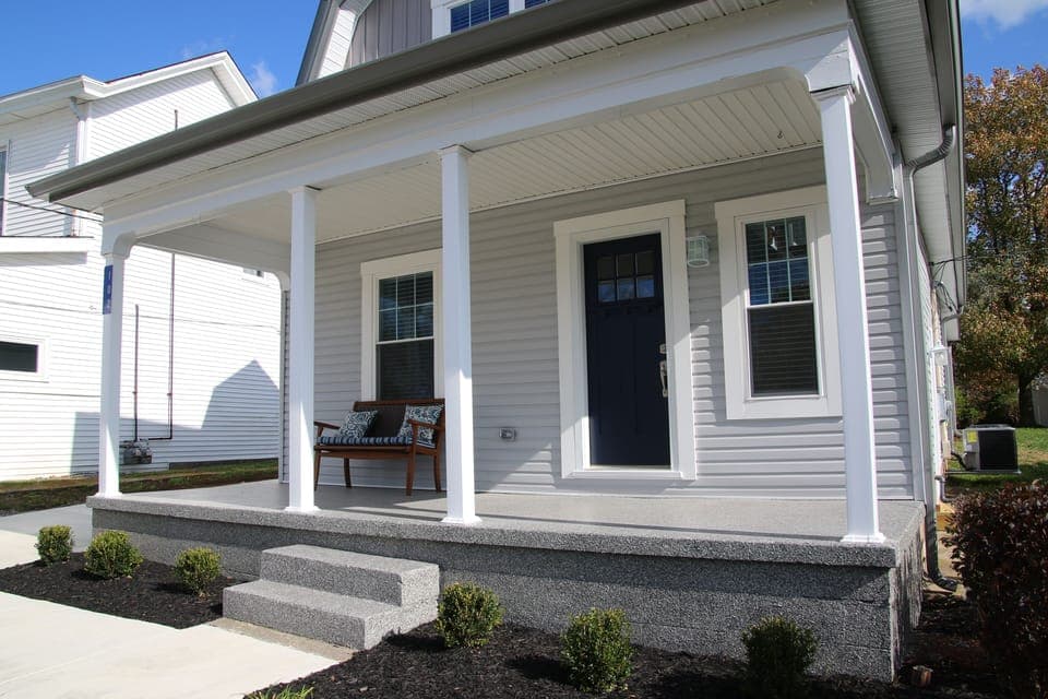 Inviting front porch, sit back and enjoy the sunshine!