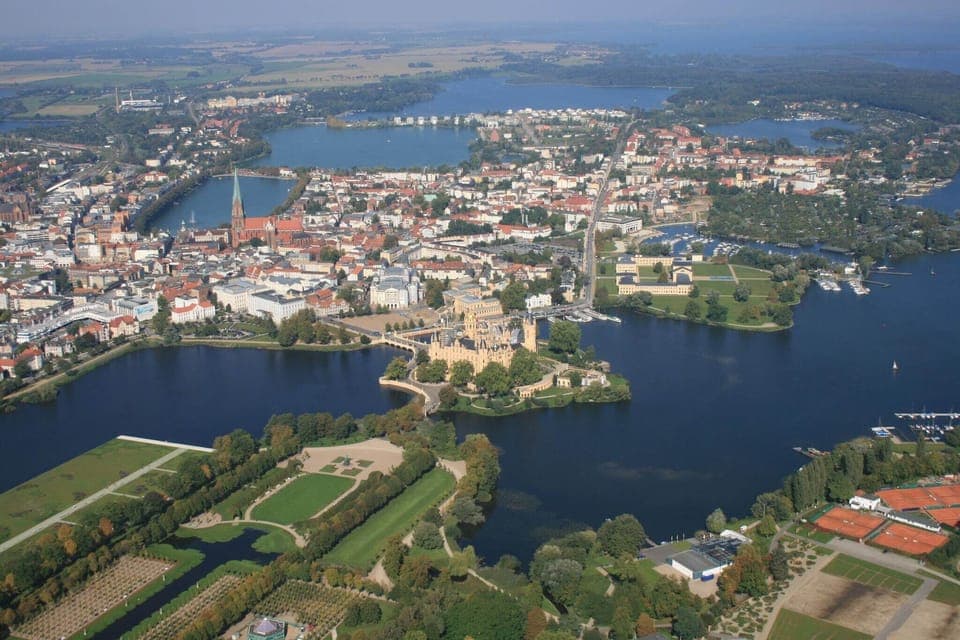 Region [summer] (>5 km)