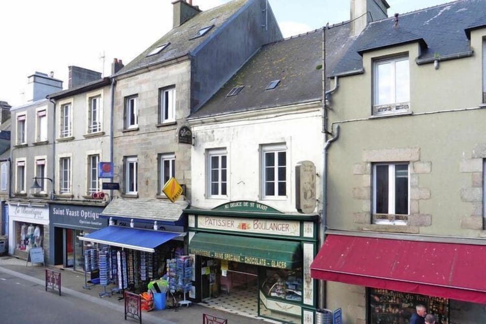 Surroundings [summer] (1-5 km)