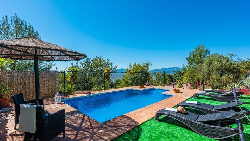 Hornillos Alozaina by Ruralidays