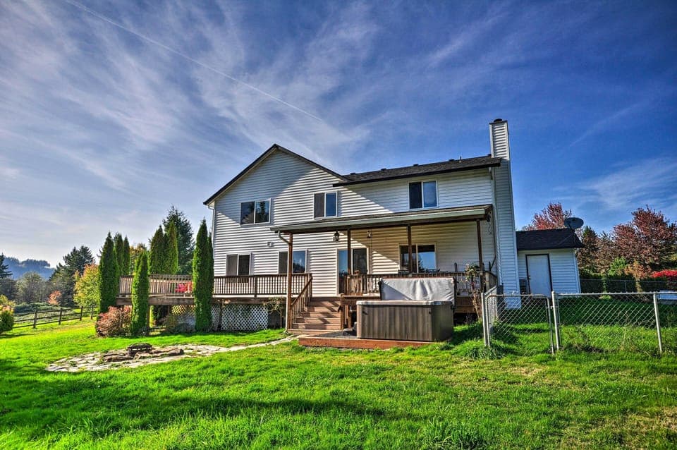 Washougal Vacation Rental | 4BR | 2.5BA | 2,441 Sq Ft | Stairs Required