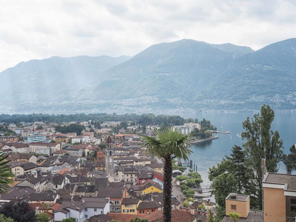 Mountainous Landforms, Mountain, Hill, Residential Area, Mountain Range, Hill Station, Human Settlement, Suburb, Village, Ridge