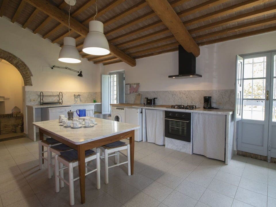 Property, Building, Room, Furniture, Kitchen, House, Floor, Ceiling, Interior Design, Real Estate