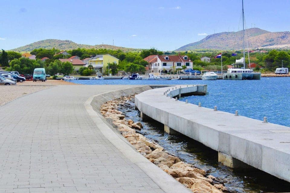 Surroundings [summer] (1-5 km)