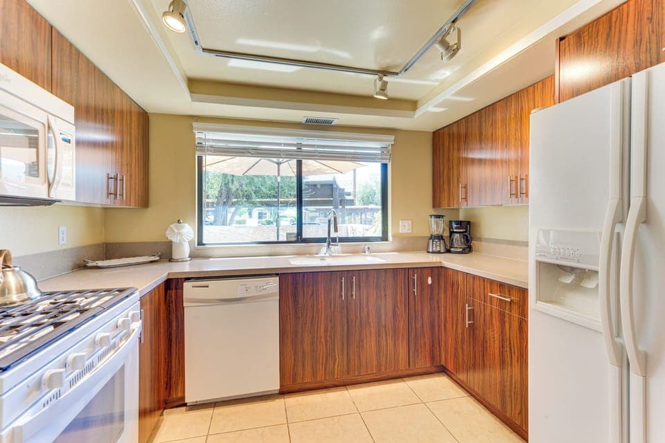 Kitchen | Toaster | 1st Floor