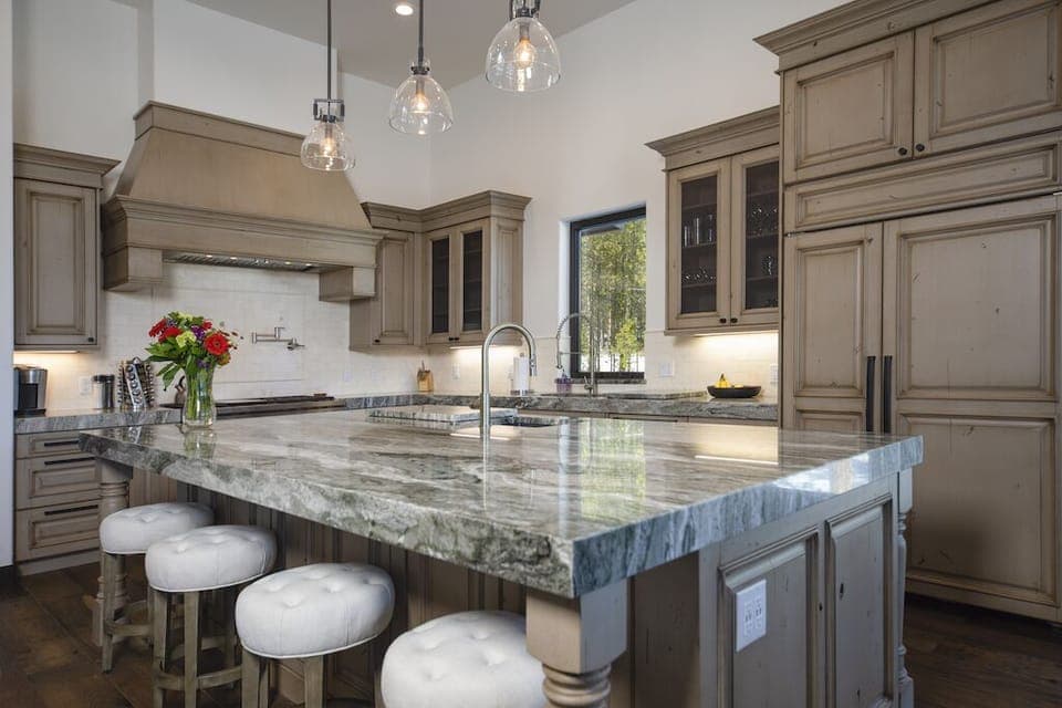 Breakfast bar