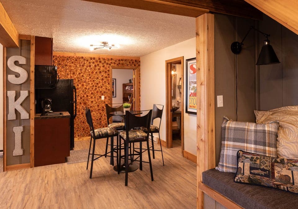 Rec room wet bar