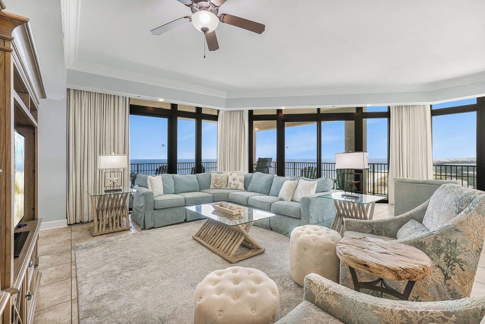 Gorgeous views to greet you from every room in the condo! 