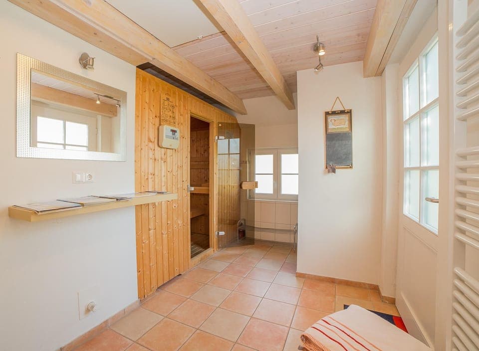 Sauna at Hues in Lee