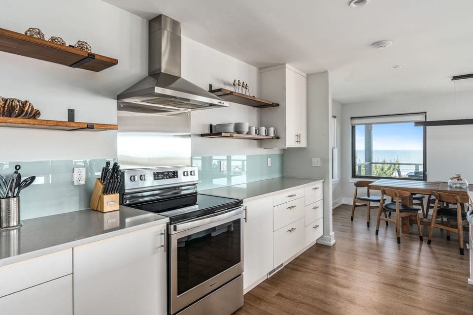 Kitchen / dining
