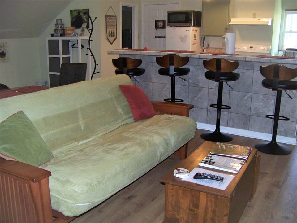 Plenty of eat-in seating with full kitchen options.