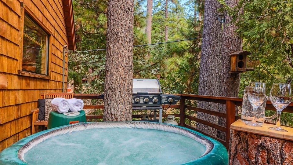 Hang out in the spa and enjoy the beautiful scenery. - Hang out in the spa and enjoy the beautiful scenery.