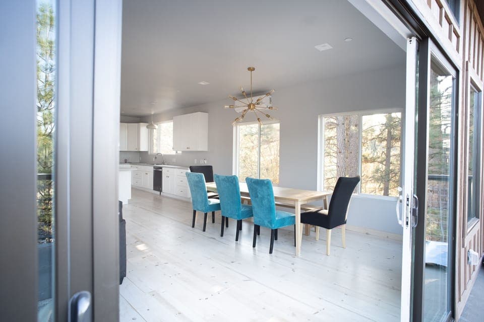 Dining area, seats 10 comfortably 