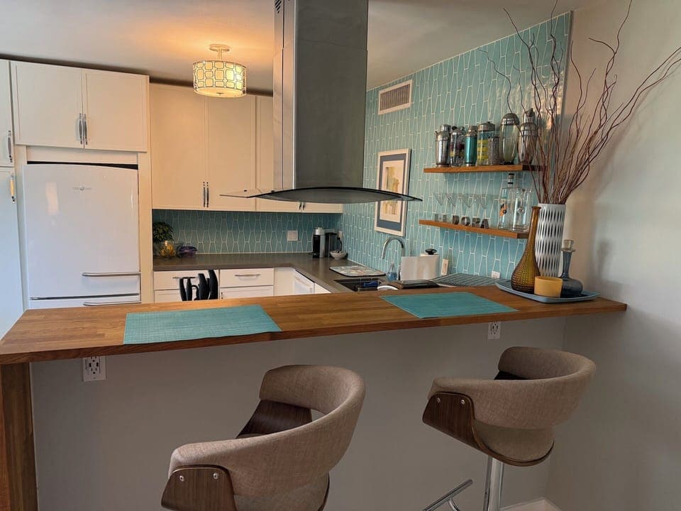 Kitchen and Bar