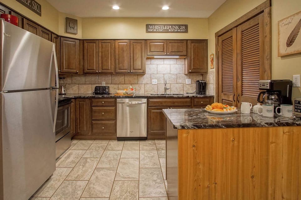 Here is the kitchen.
