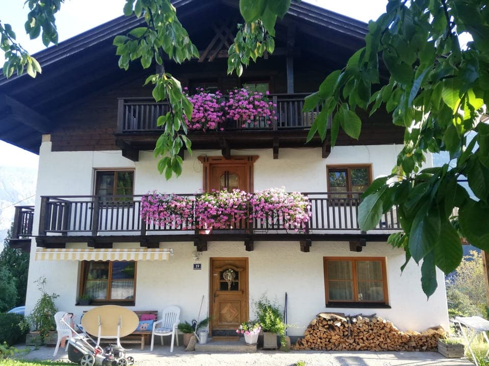 Tiroler Haus im Sommer - ein ganzes Haus für sich alleine!