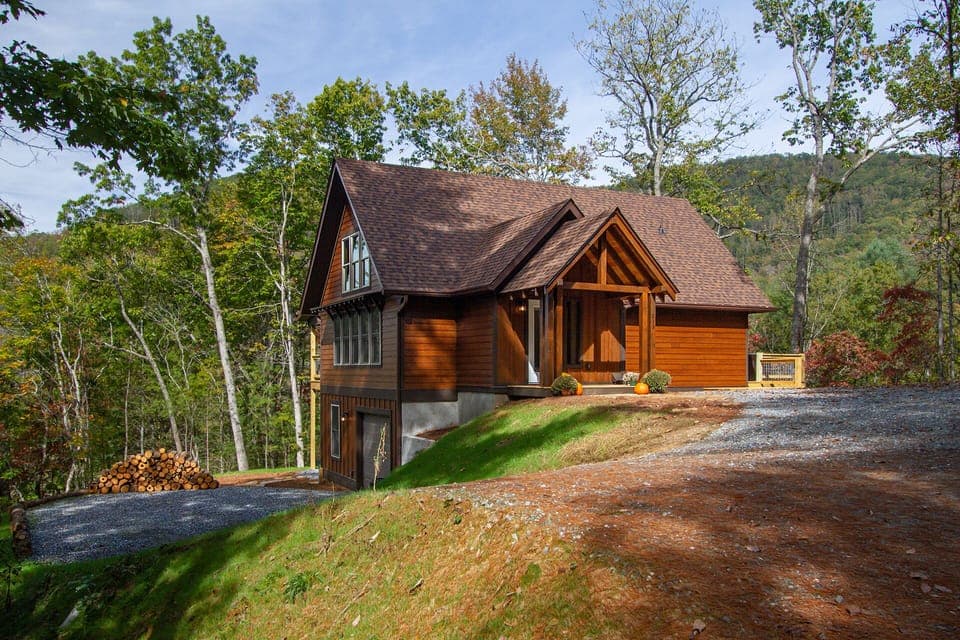 Newly built 2 bedroom mountain chalet Chillin' Time
