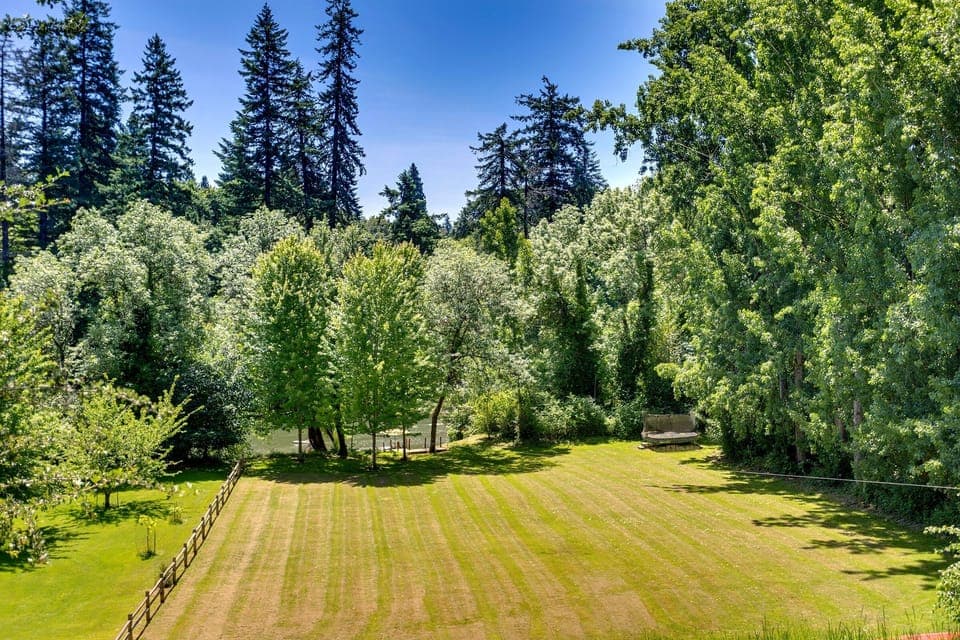 Beautiful views of the Tualatin River!  The yard below is not part of rental.