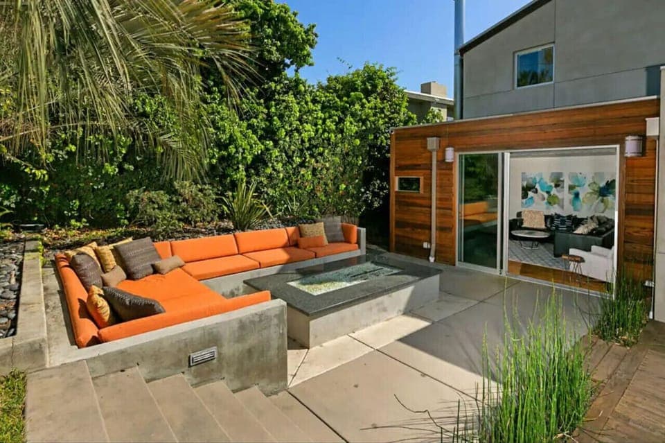Outdoor Lounge