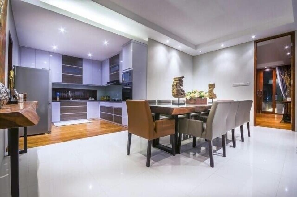 Beautiful Villa With Ocean View, Ungasan