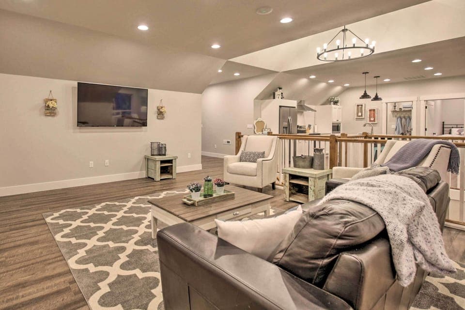 McMinnville Vacation Rental | 3BR | 1BA | 1,600 Sq Ft | Stairs Required