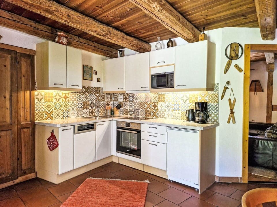 Kitchen, Interior Design, Wood, Flooring, Ceiling, Countertop, Floor, Home, Furniture, Cabinetry