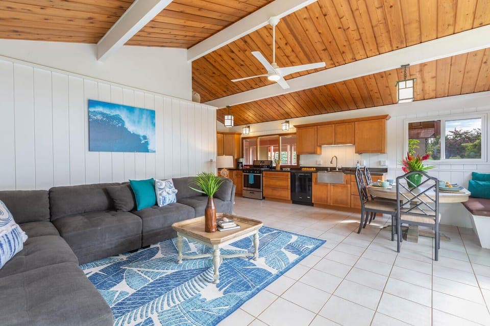 High ceilings, large spacious gathering space