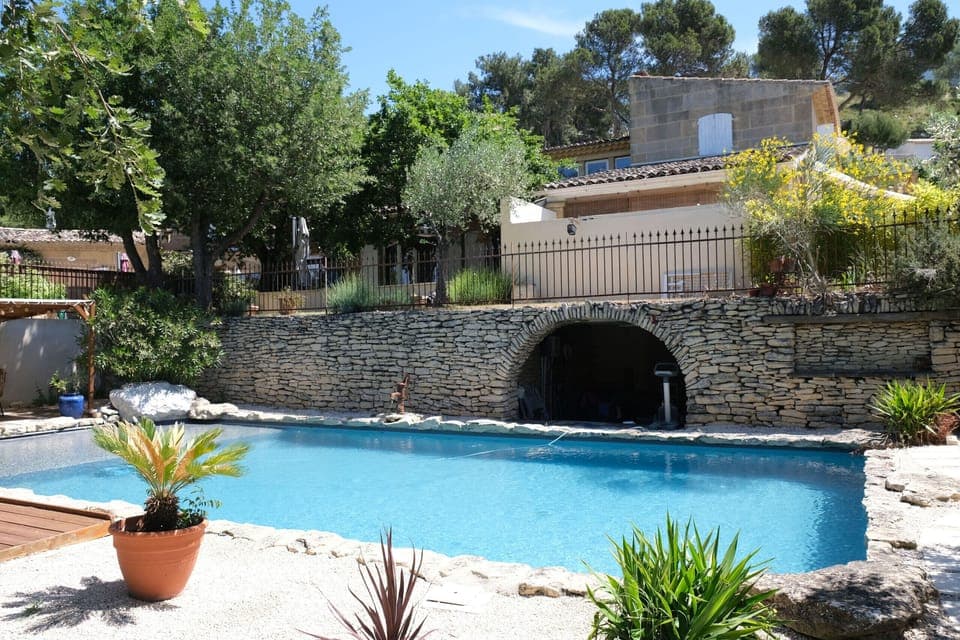TAILLADES vacation rental, comfortable farmhouse for rent for 6 people. Online reservation with Plaisirs & Maisons de Provence