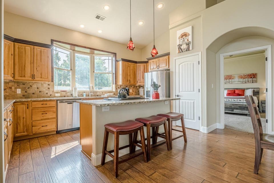 Coffee? Cocktails? Midnight snacks? This kitchen is ready for anything